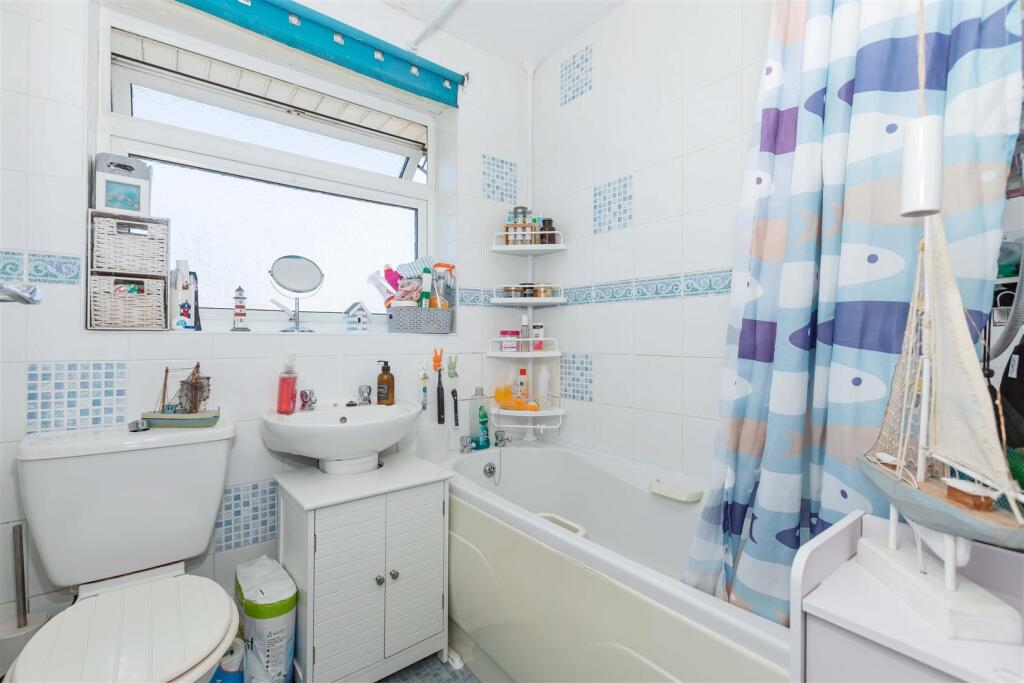 House in Worthing, West Sussex - More