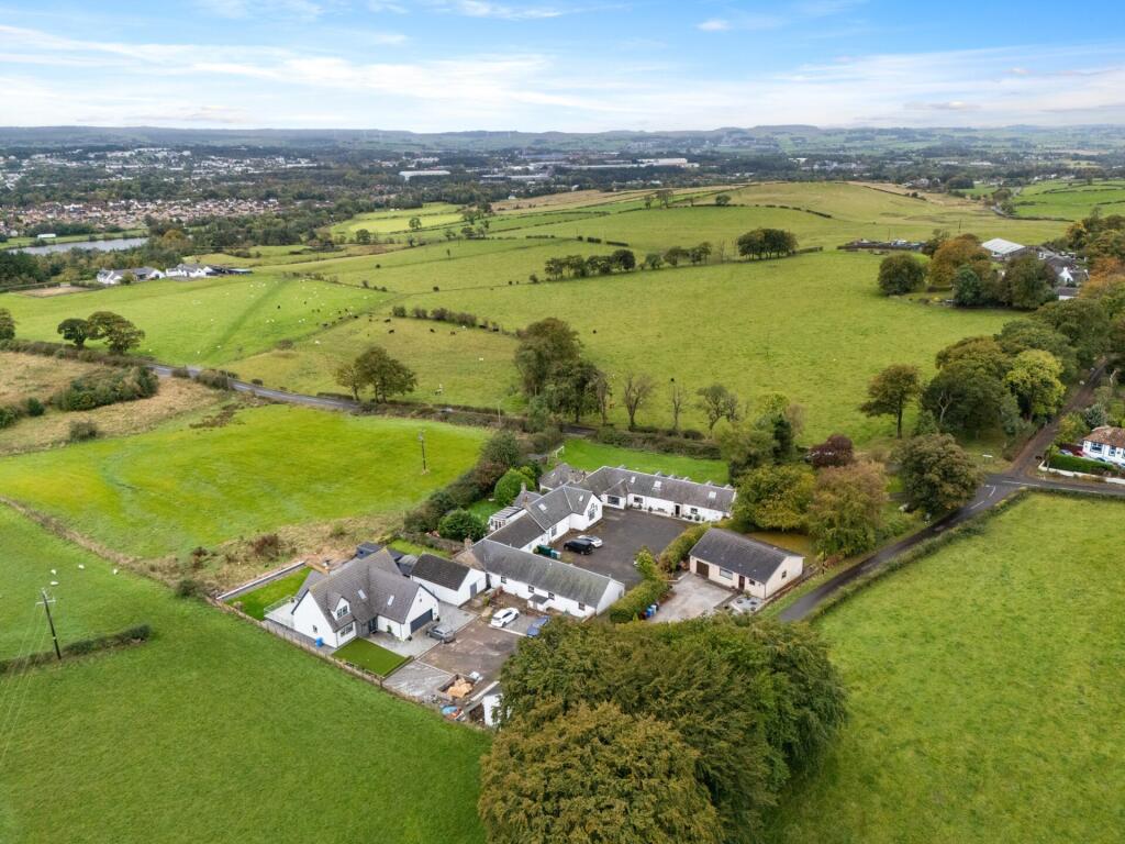 House in Nerston Village, Nerston Mains, Nerston - View 4