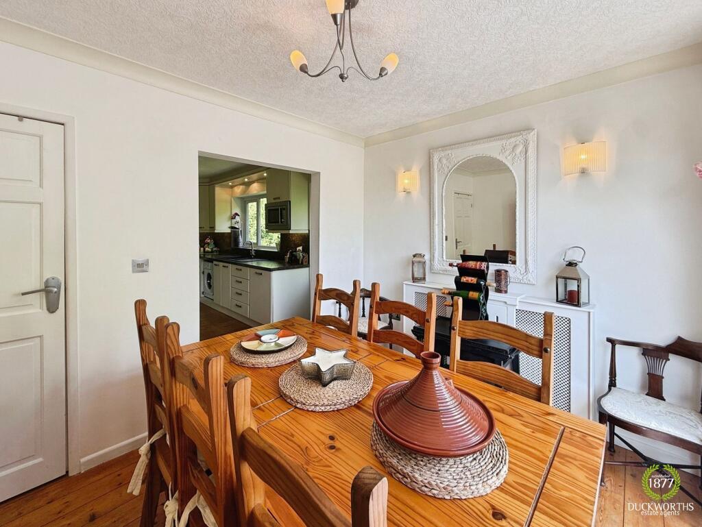 Larkhill Avenue, Burnley, BB10 - More