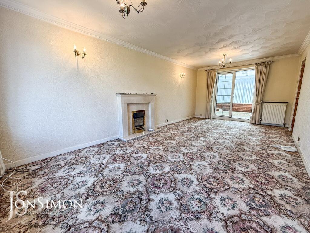 Mendip Crescent, Walshaw, Bury, BL8 photo 4