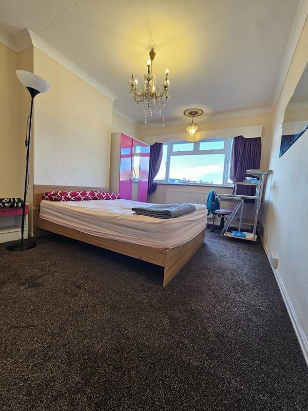 House in London - View 5