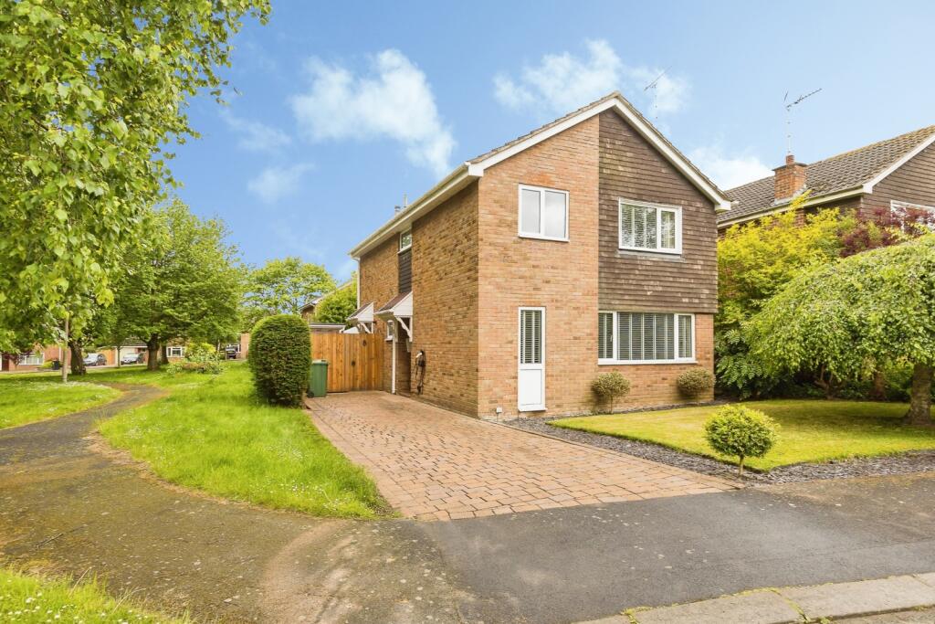 Main image of property: Nightingale Close, Farndon, Cheshire, CH3