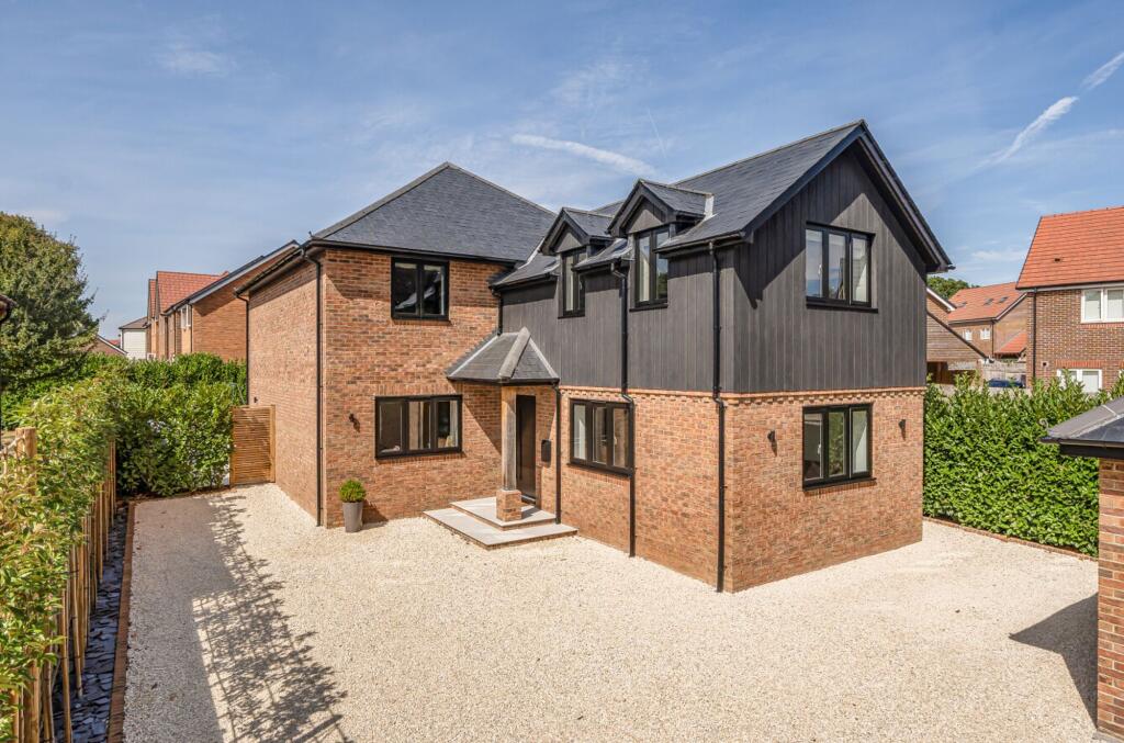 House in Arun, Walberton - More