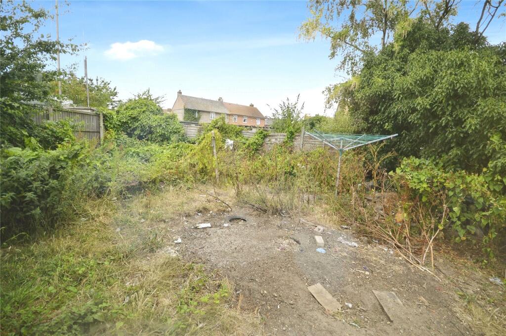 House in Grain, Isle of Grain - View 4