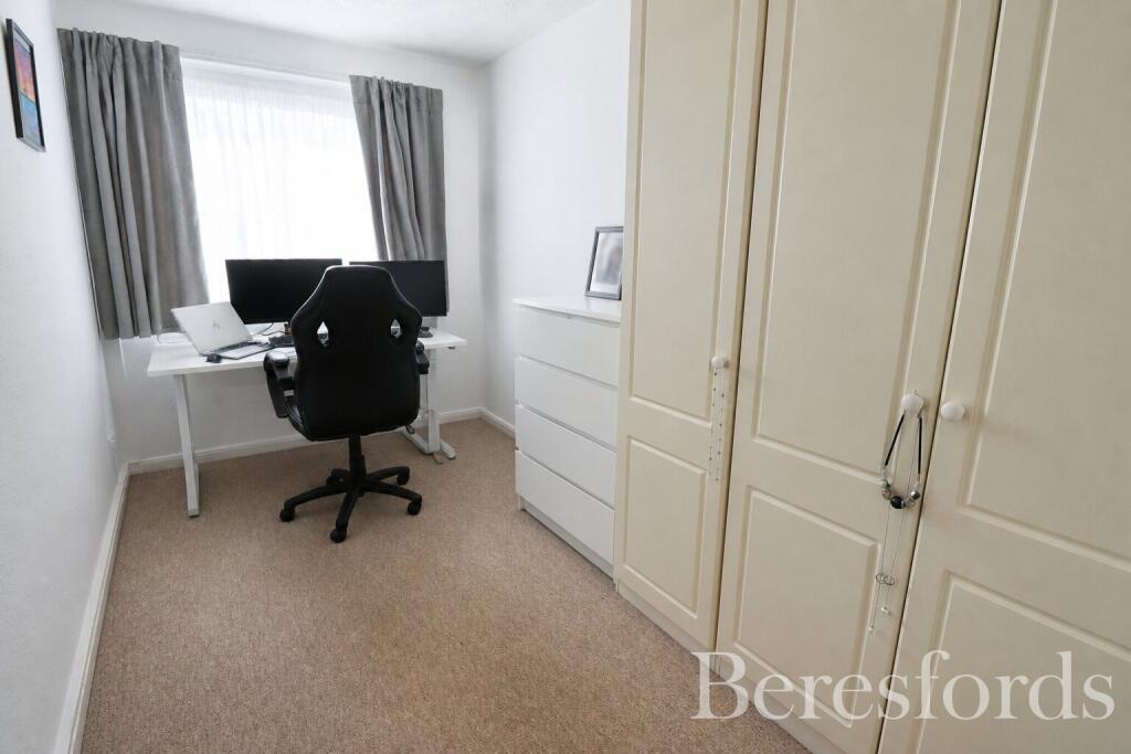 Apartment in Romford - More