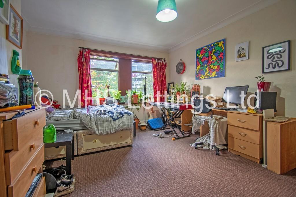 7 bedroom semi-detached house for rent