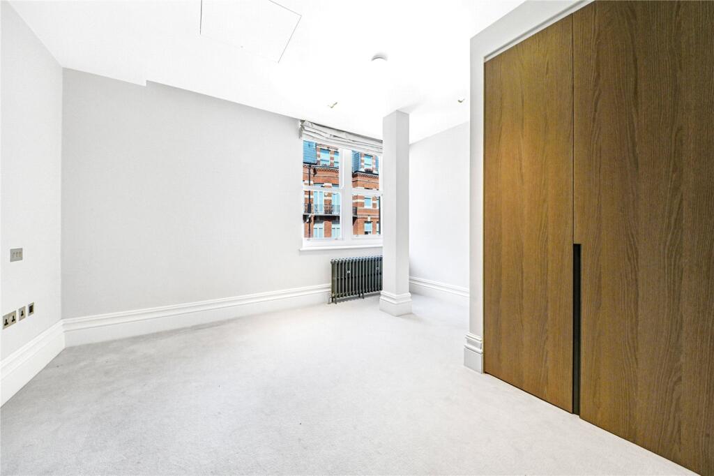 Apartment in London, South Kensington - More