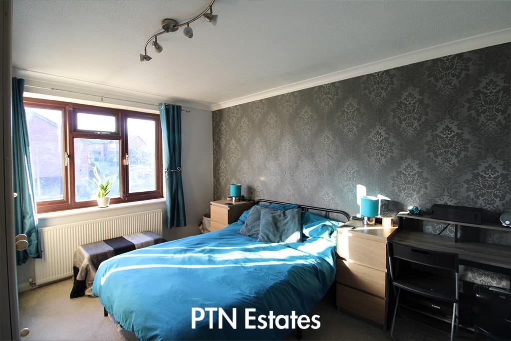 Lakeside Court, Brierley Hill photo 4