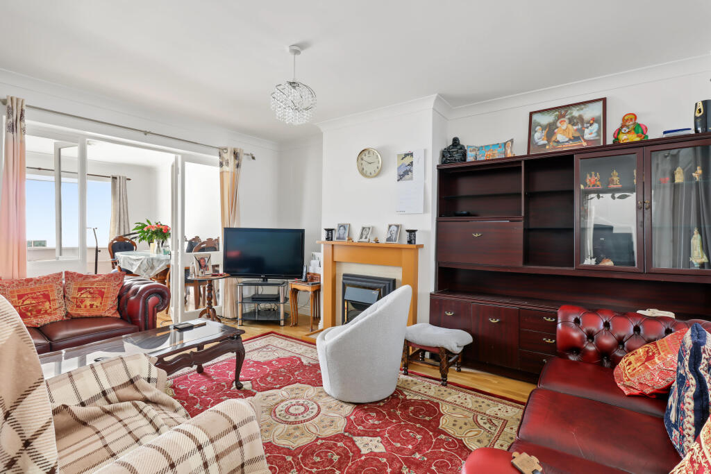 House in Slough - View 5