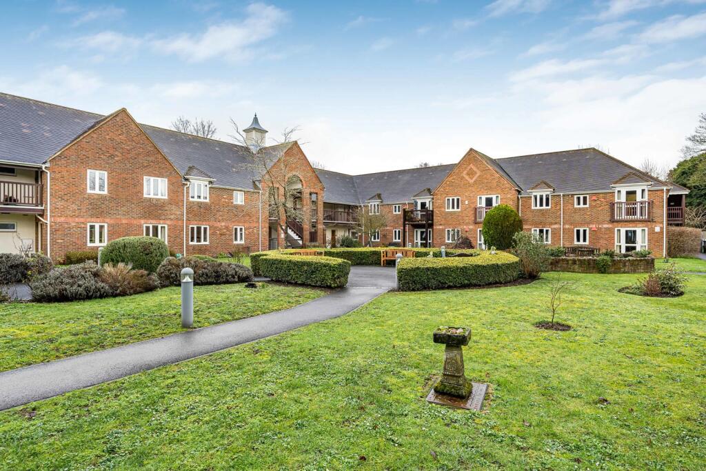 Apartment in East Hampshire, Spitalhatch, Alton - View 4