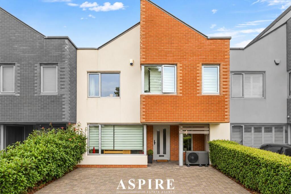 4-bed house on Milton Gate Mews, Westcliff-on-sea, Southend-on-se, £500,000