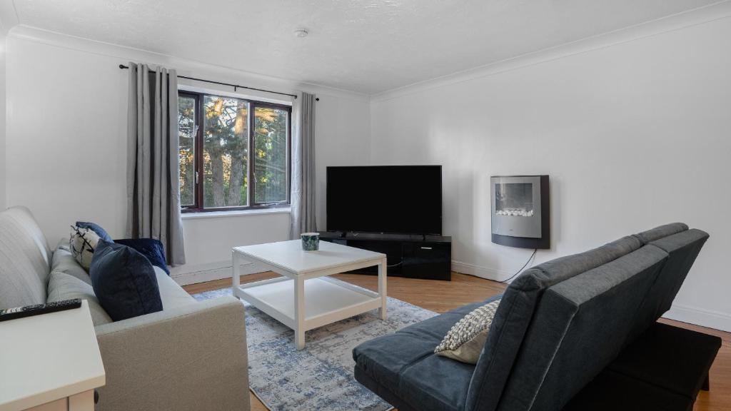 Additional image 2 of The Lodge, Hagley Road