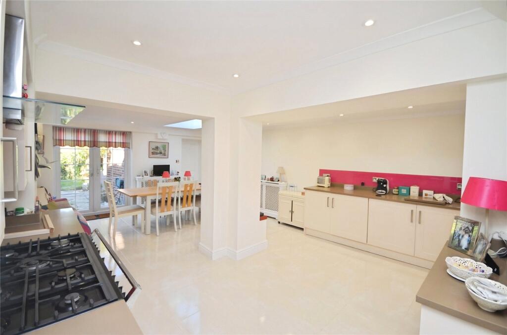 House in Romford - More