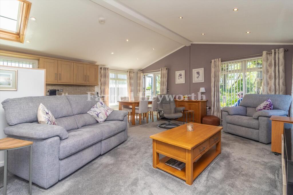 Borwick Lane, Dock Acres, Carnforth photo 3