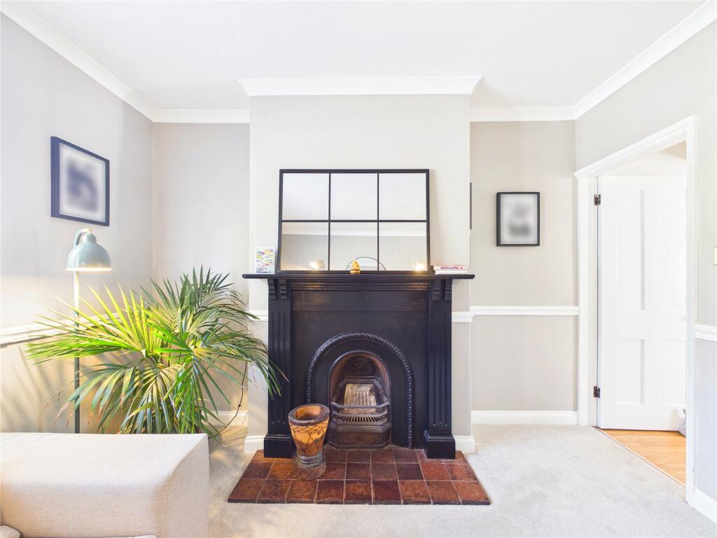 Chester Place, Malvern, Worcestershire, WR14 photo 3