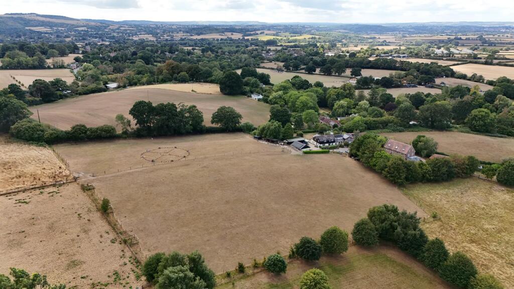 House in Child Okeford, Dorset - View 3
