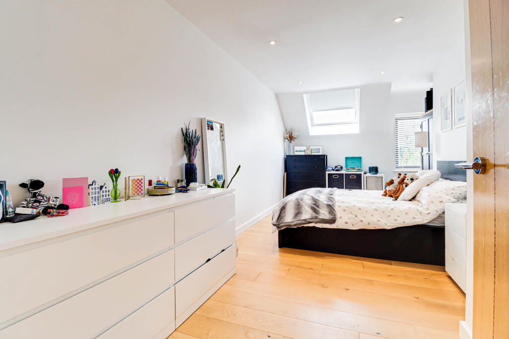 Additional image 11 of Gibbs Close, Harpenden, AL5