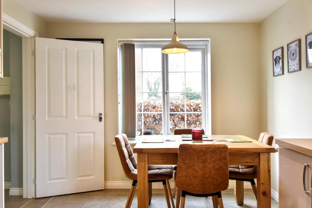 House in East Lindsey, Louth - More