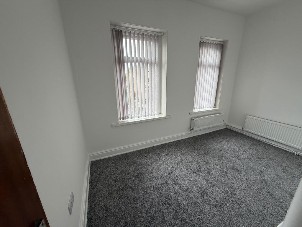 House in Huddersfield - View 3