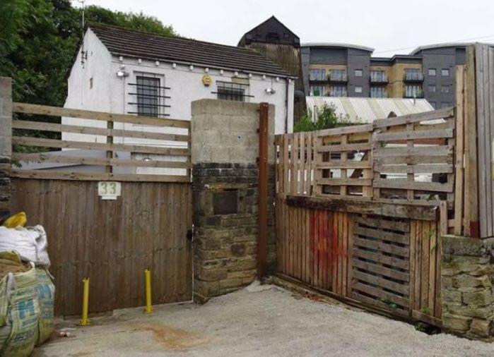 Main image of property: 33 Paddock Foot, Huddersfield, West Yorkshire, HD1 4RY