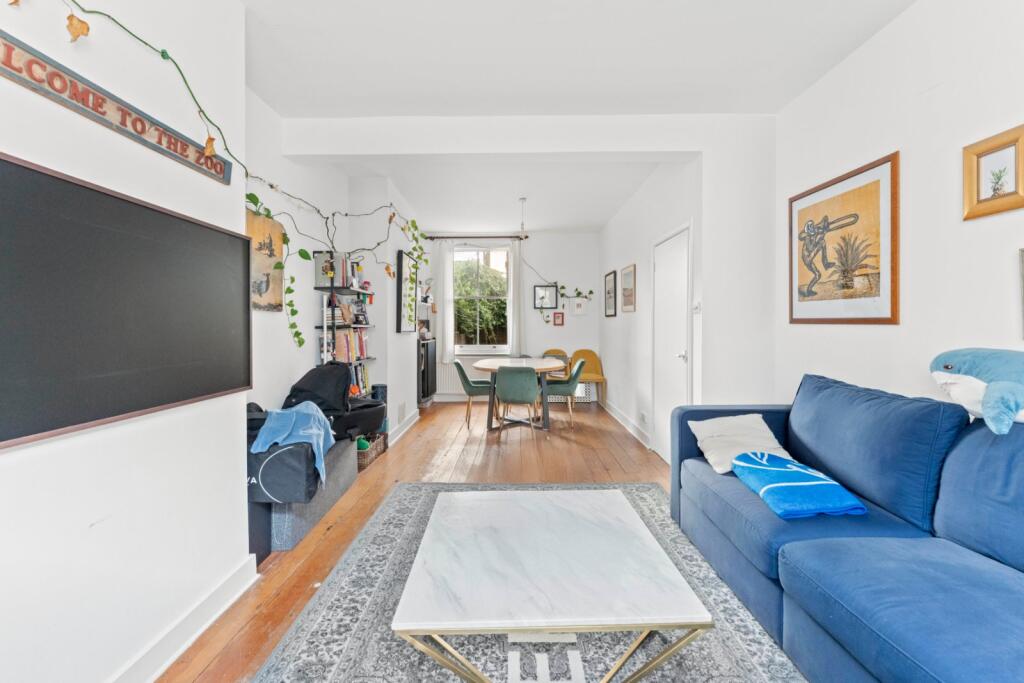 Main image of property: Wellington Row, 
St Leonard Shoreditch, E2