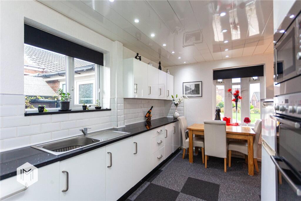 Heathfield, Harwood, BL2 photo 5