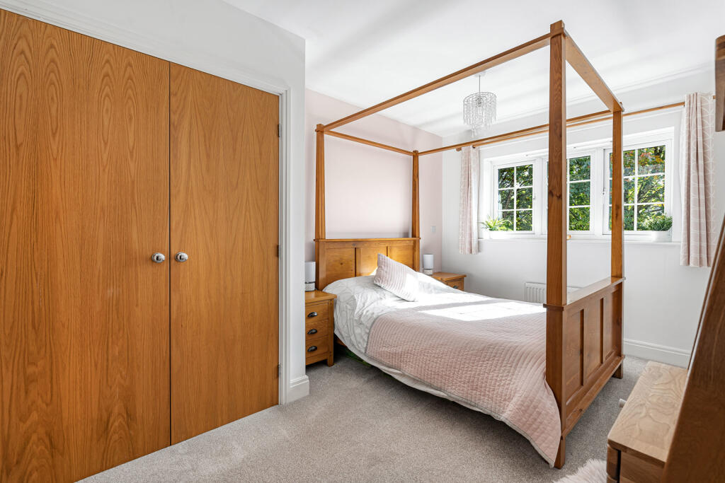 House in East Hampshire, Four Marks - View 5