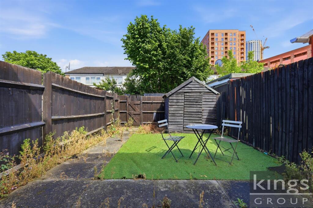 Hamilton Close., London - View 4