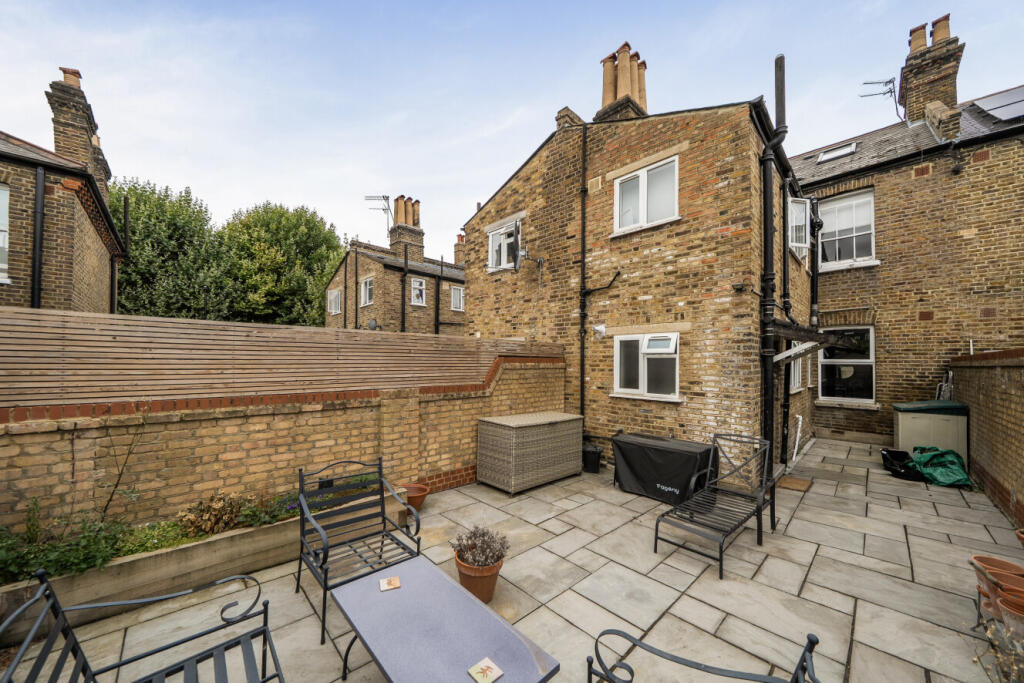 Apartment in London - More