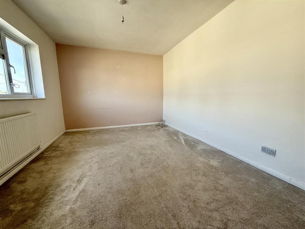Apartment in Swindon - View 2