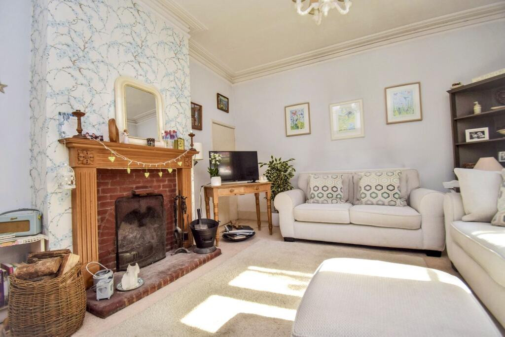House in Tonbridge - More