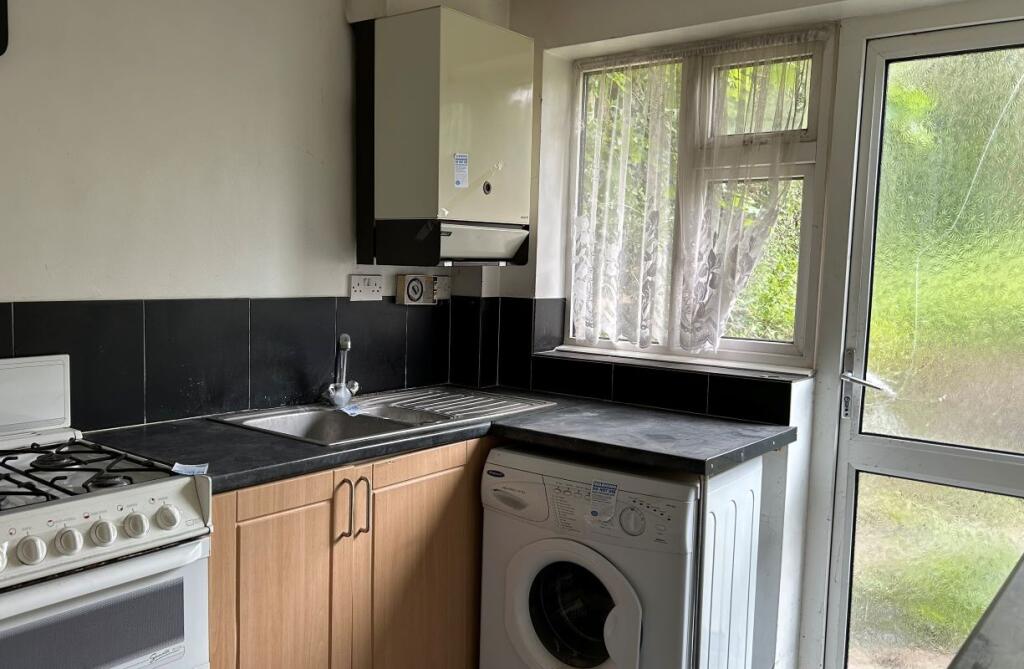 15 Well Copse Close, Waterlooville, PO8 0HB - View 4