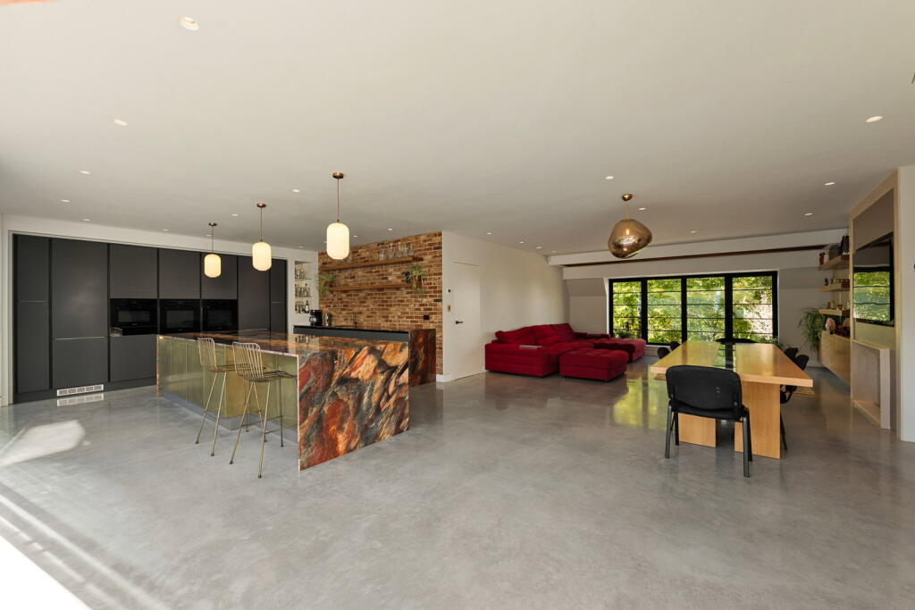 Main image of property: Oakwood Avenue, Purley, CR8 1AQ