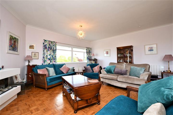 The Penthouse, 49 Fairfield Park, Ayr, KA7 2AU photo 4