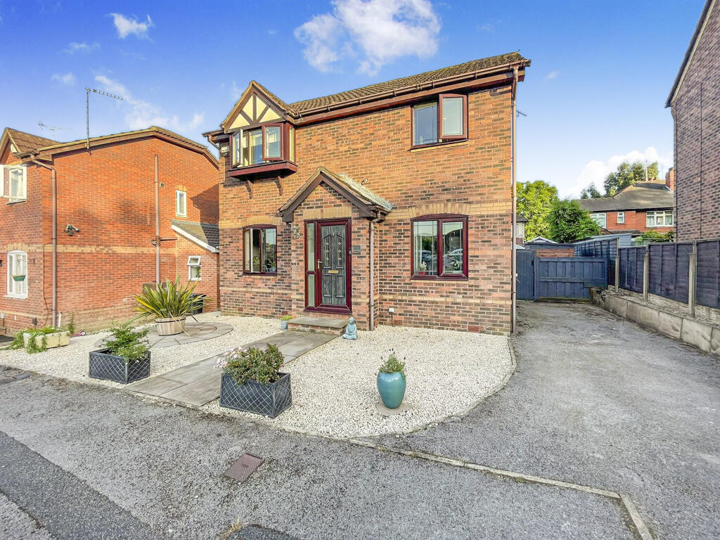 Main image of property: Earlsmere Drive, Morley, Leeds