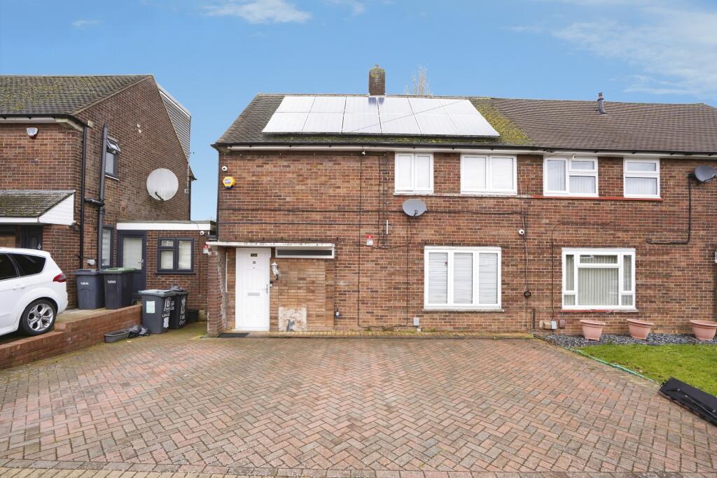 Main image of property: Longcroft Road, Luton, LU1