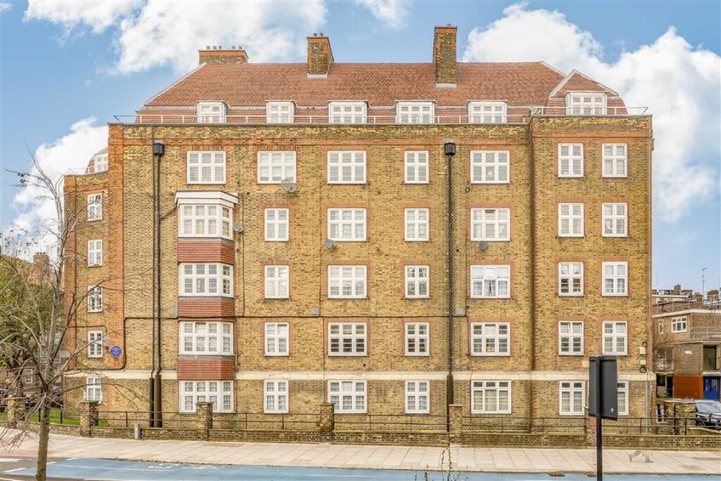 Main image of property: Sutton Street, Shadwell