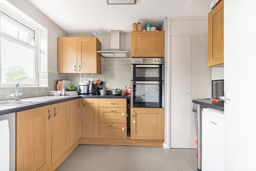Apartment in Twickenham - View 2
