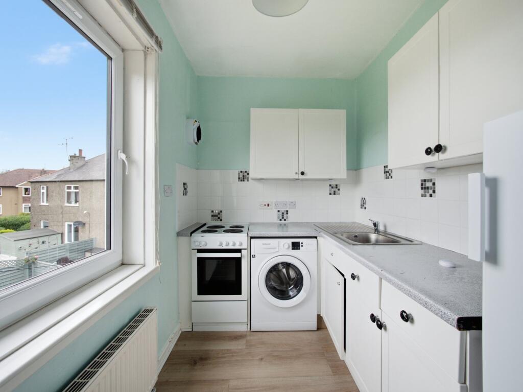 Apartment in Edinburgh, Corstorphine - View 4