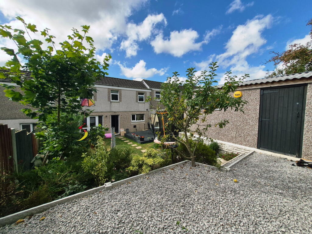 Main image of property: Hartshead, Skelmersdale, WN8 6PZ