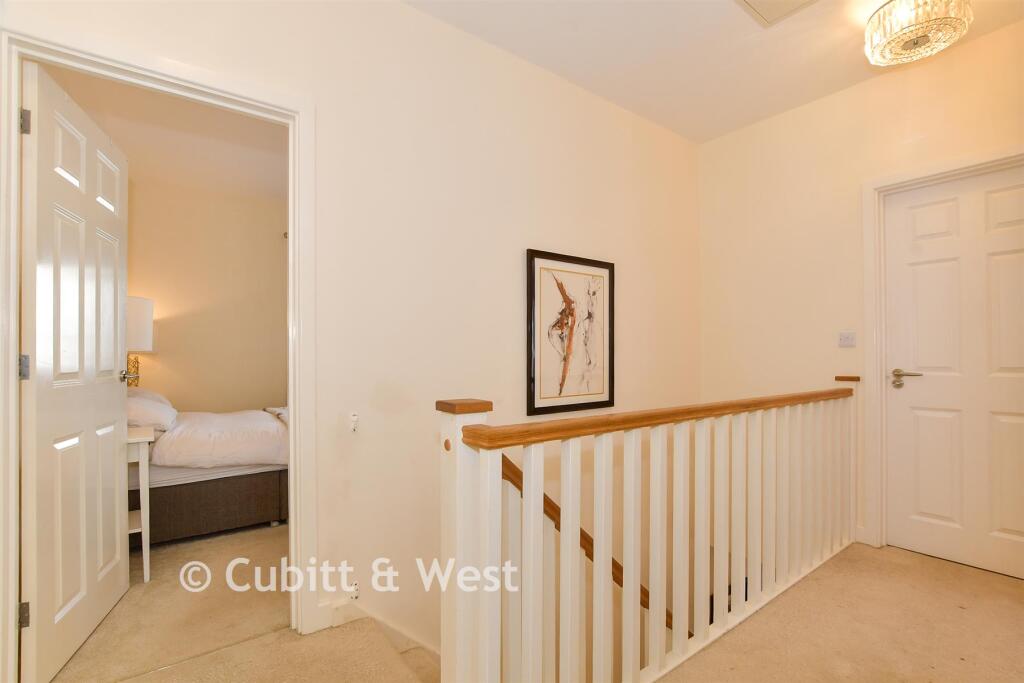 Kilnwood Close, Faygate, West Sussex - More