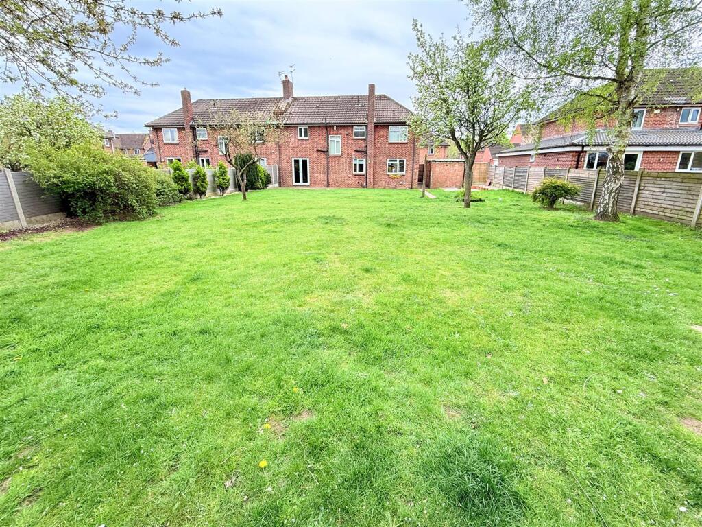 4-bed house on Beech Avenue, Auckley, Doncaster, £300,000