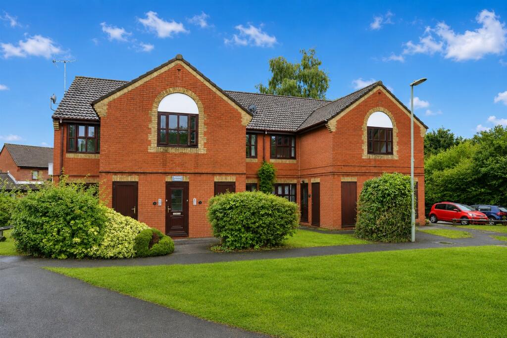 Main image of property: Mallow Road, Hedge End, Southampton