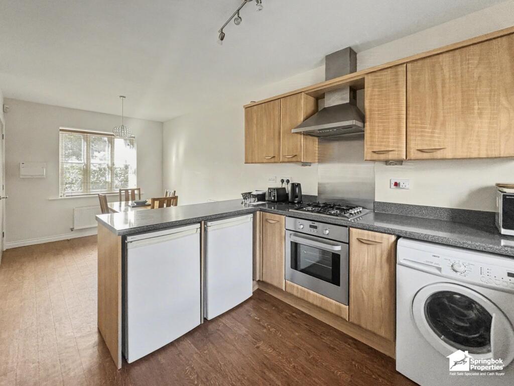 House in Grimsby, New Waltham - More