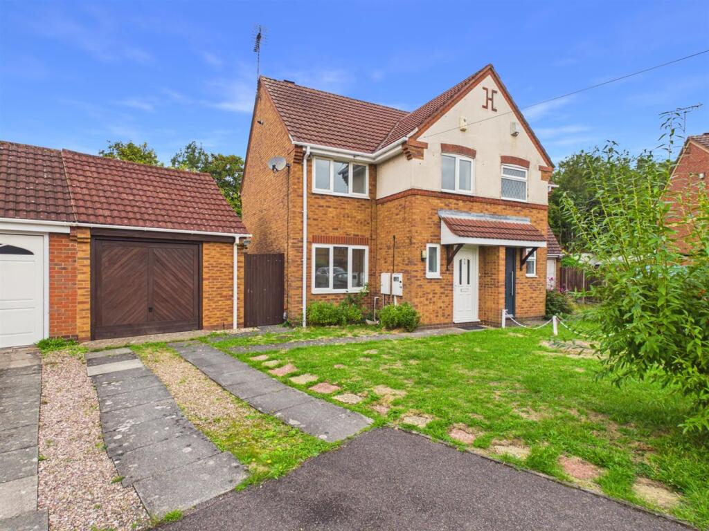 Main image of property: Caernarfon Drive, Nuneaton