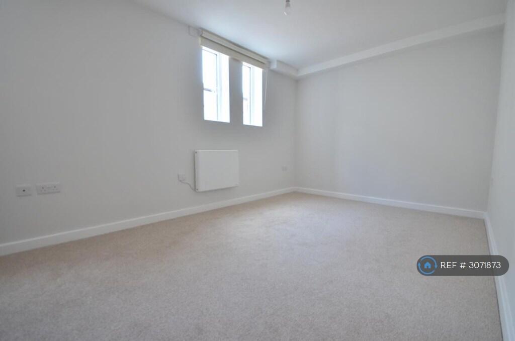 Apartment in Rochester - More