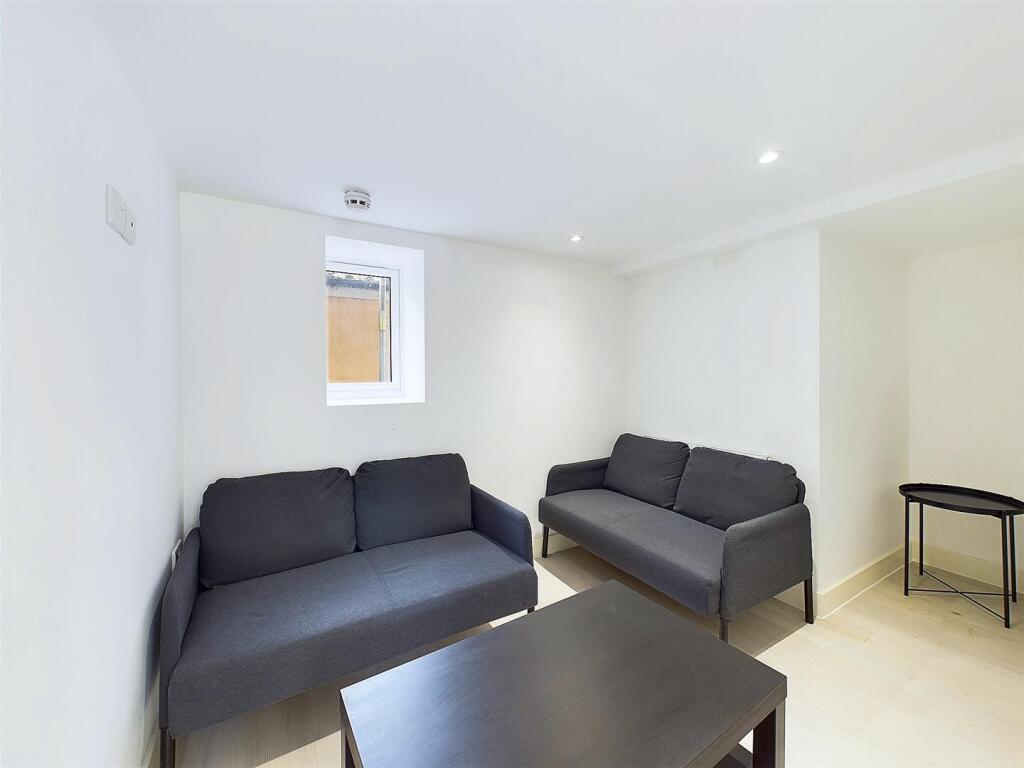 Apartment in Bristol - View 4