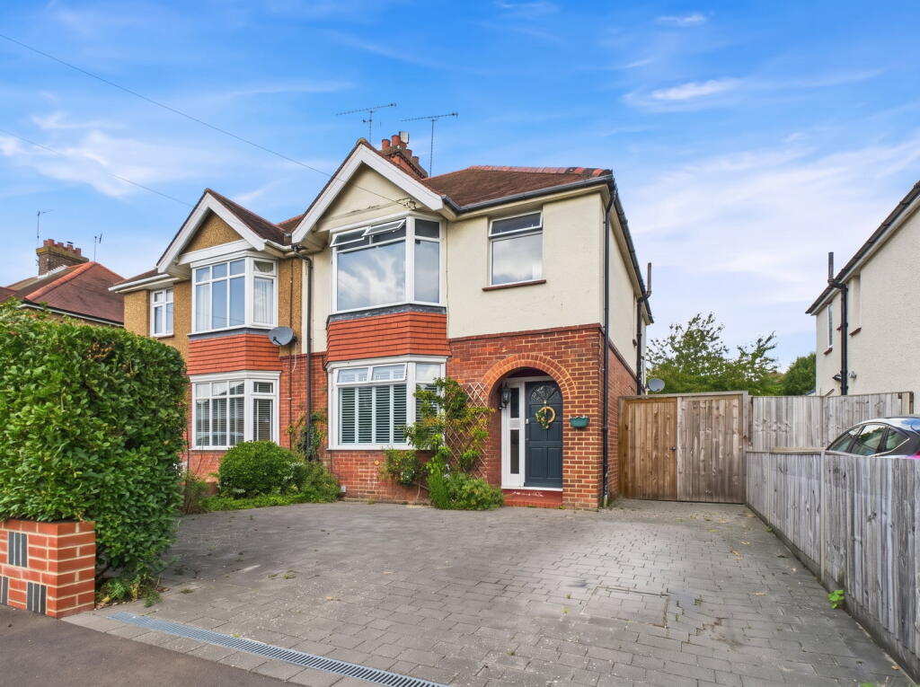 Main image of property: Broomfield Avenue, Worthing, BN14 7SE