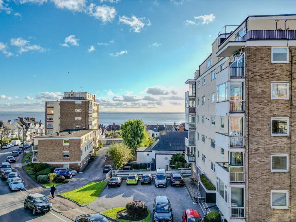 Apartment in Southend-on-Sea, Leigh-on-Sea - View 5