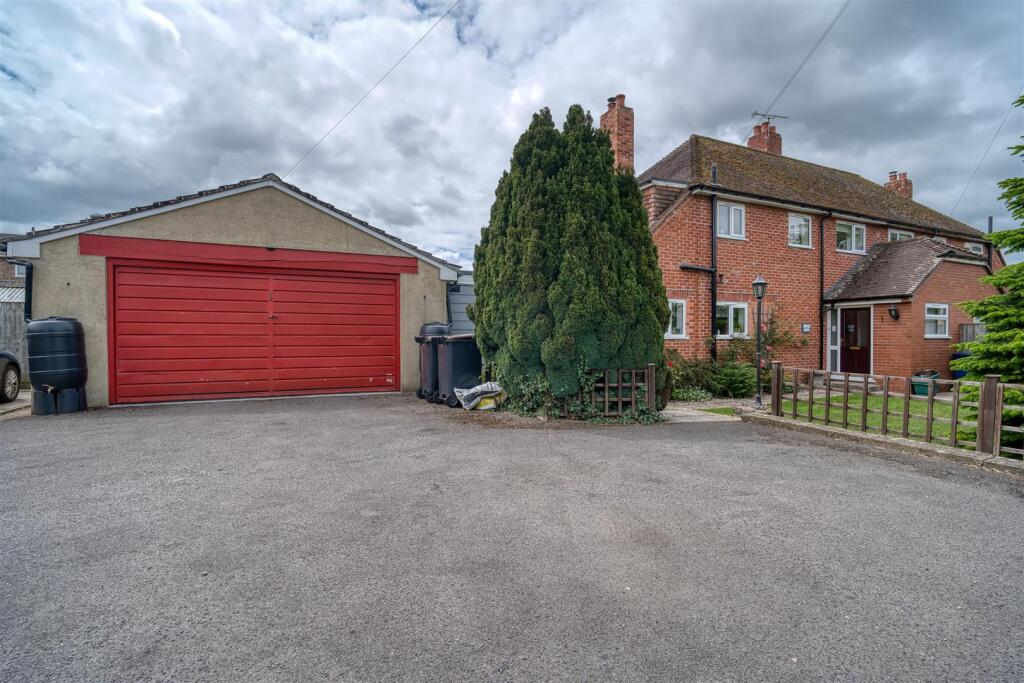 Main image of property: Shaftesbury Road, Gillingham